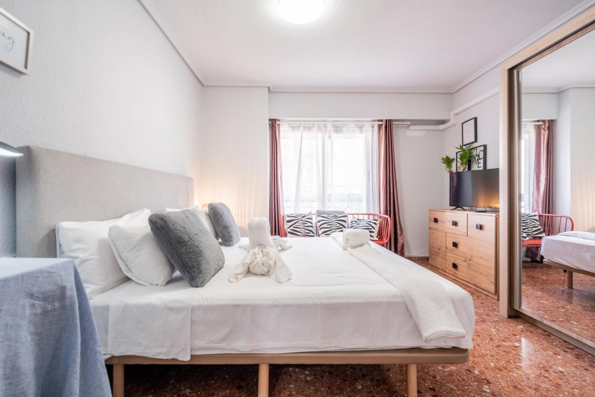 Apartamento Familiar En Avenida Del Puerto Walencja Zewnętrze zdjęcie