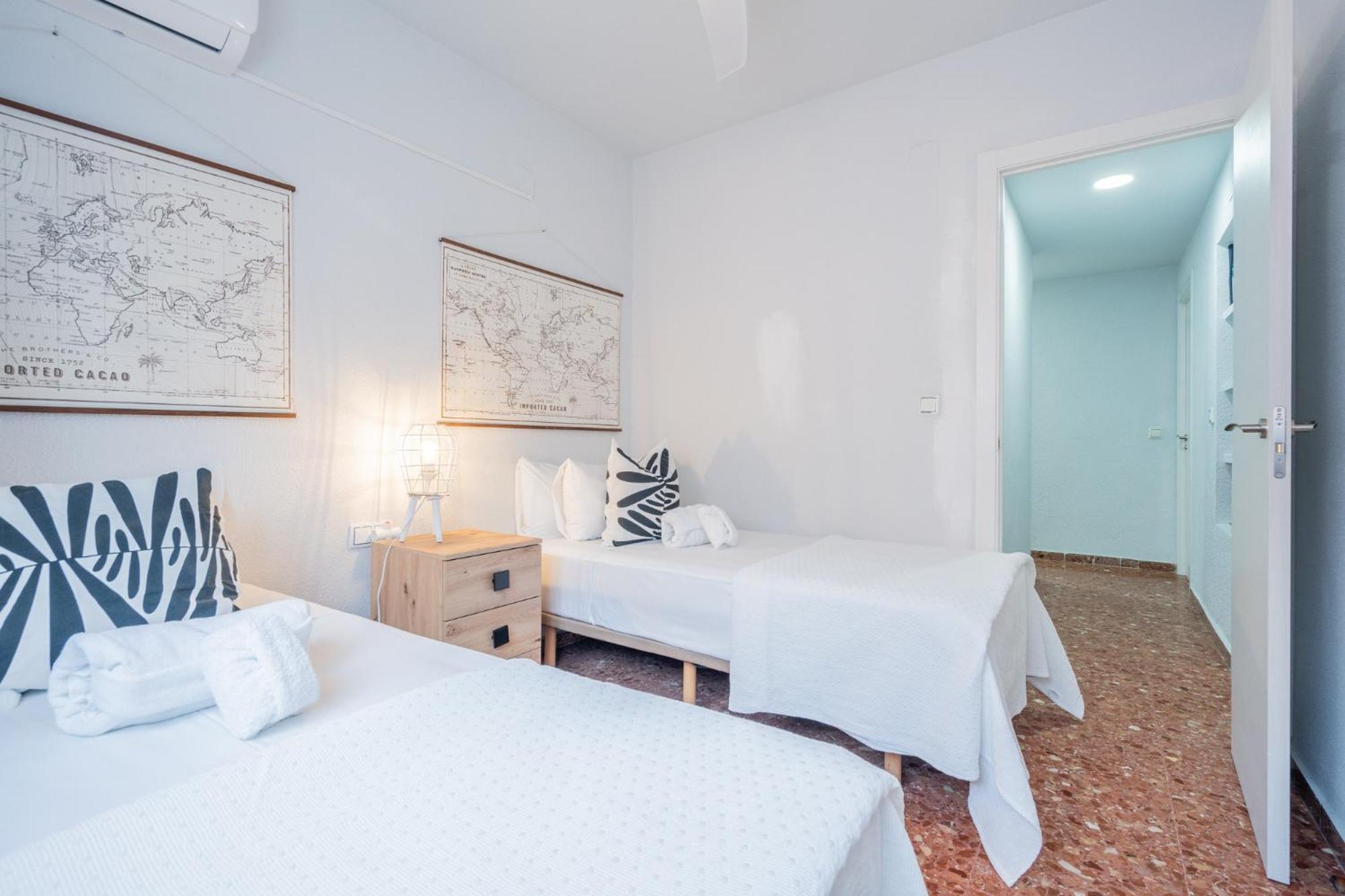 Apartamento Familiar En Avenida Del Puerto Walencja Zewnętrze zdjęcie
